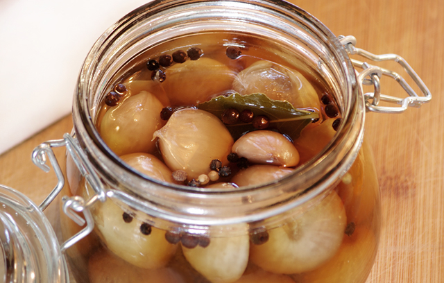Honey Spiced Pickled Onions