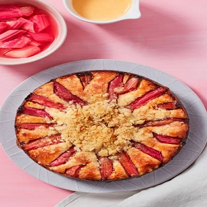 Rhubarb Crumble Cake