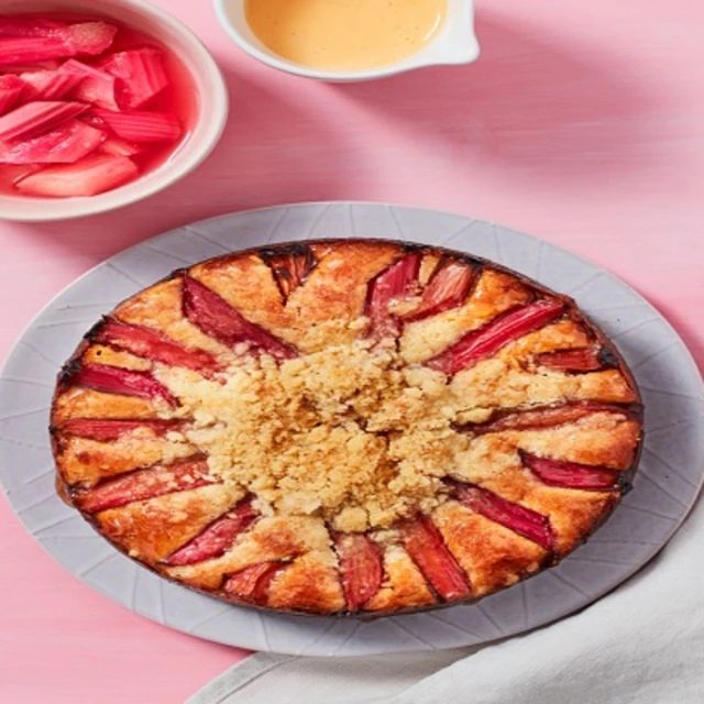 Rhubarb Crumble Cake
