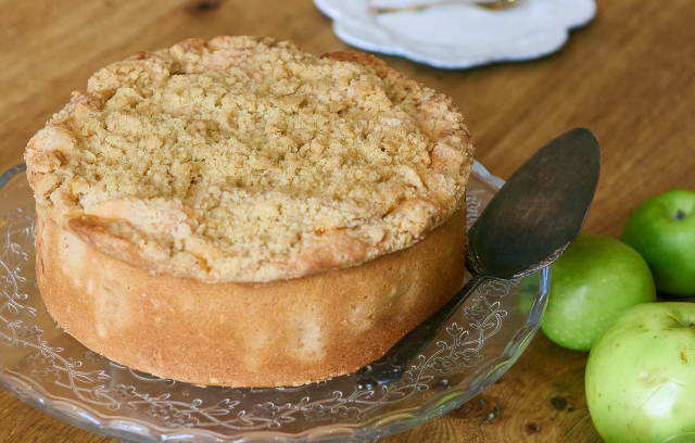 Apple Crumble and Custard Cake
