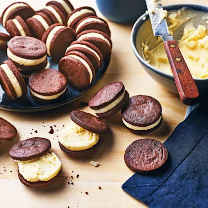 Coffee sandwich biscuits