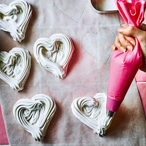 Mini Heart Meringues