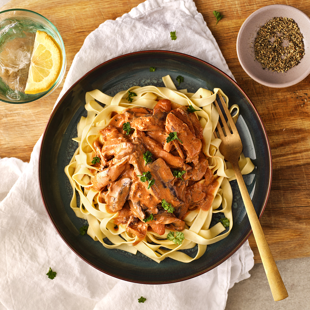 Slow Cooker Chicken and Mushroom Stroganoff