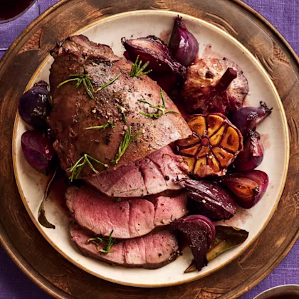 Roast Venison with Garlic and Juniper Gravy