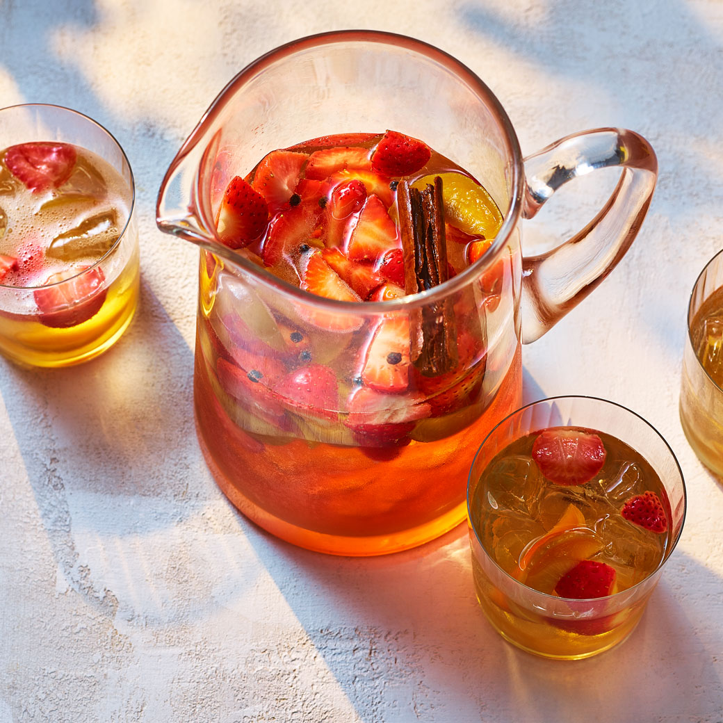 Sparkling Strawberry and Peach Sangria 
