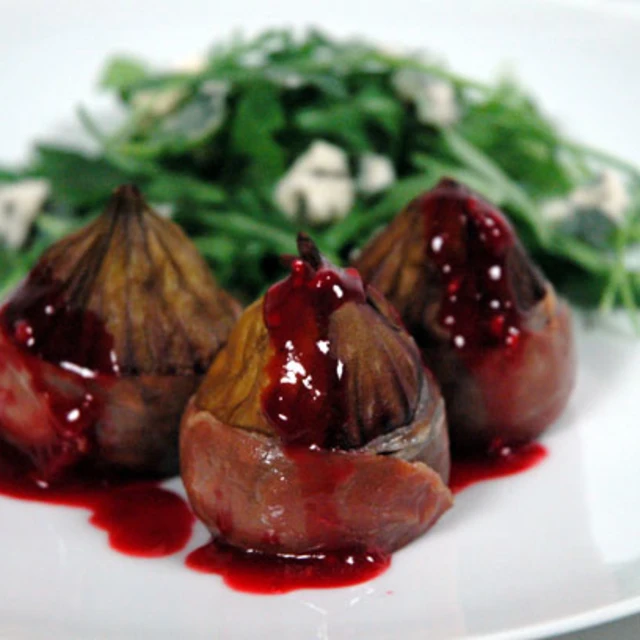Parma Ham Wrapped Figs with Raspberry Dressing and a Dolcelatte and Rocket Salad