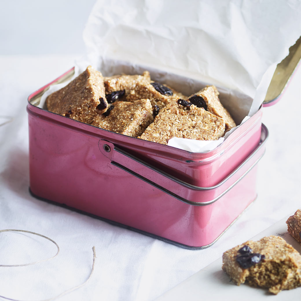 Spiced Fig, Almond & Oat Raw Bar