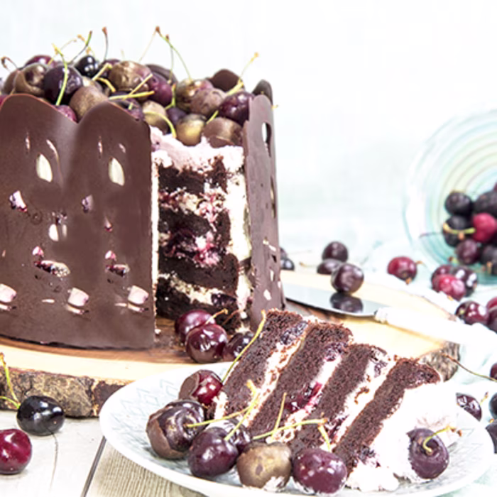 Chocolate & cherry layered collar cake