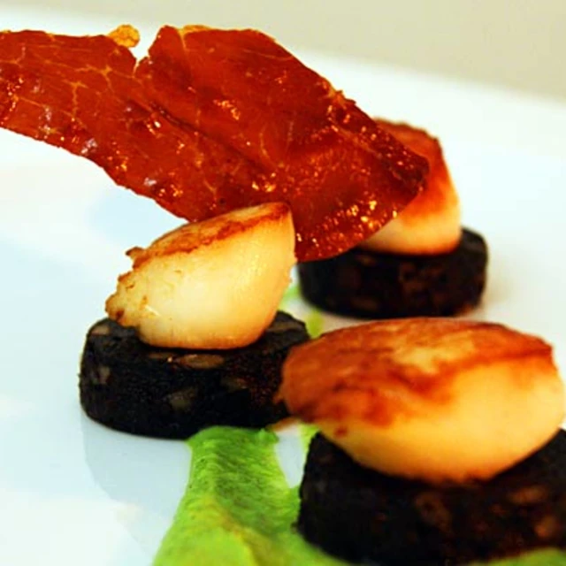 Scallops with a Pea and Pancetta Puree