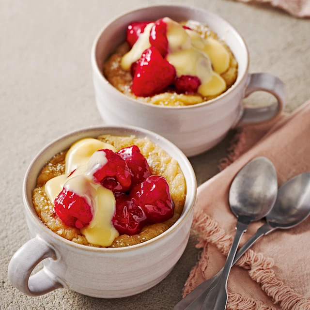 Quick-Fix Raspberry Vanilla Mug Cakes