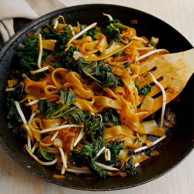 Sambal Fried Kale Noodles
