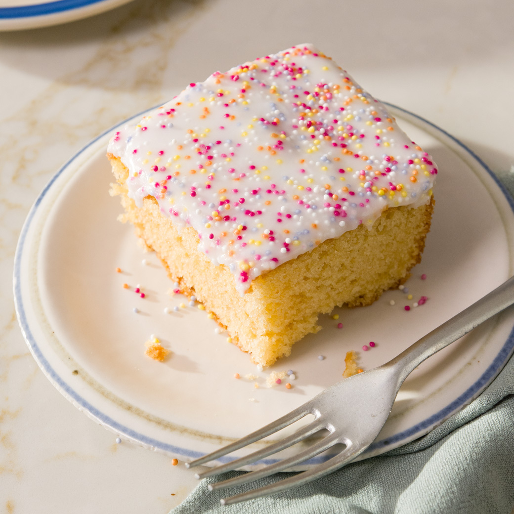 Vanilla Fairy Cake Traybake