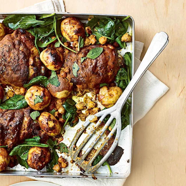 Spicy chicken, chickpea and potato bake