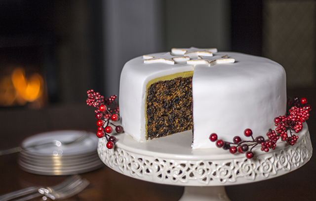 Mellow Yellow Christmas Cake