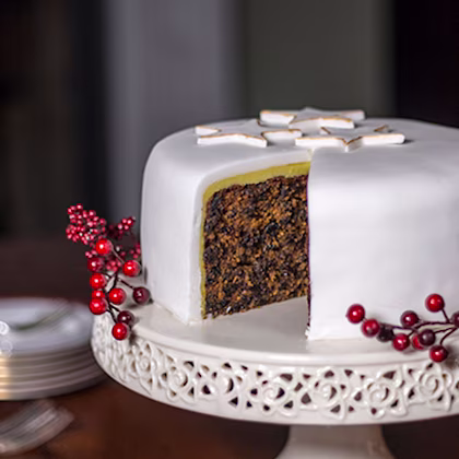 Mellow Yellow Christmas Cake