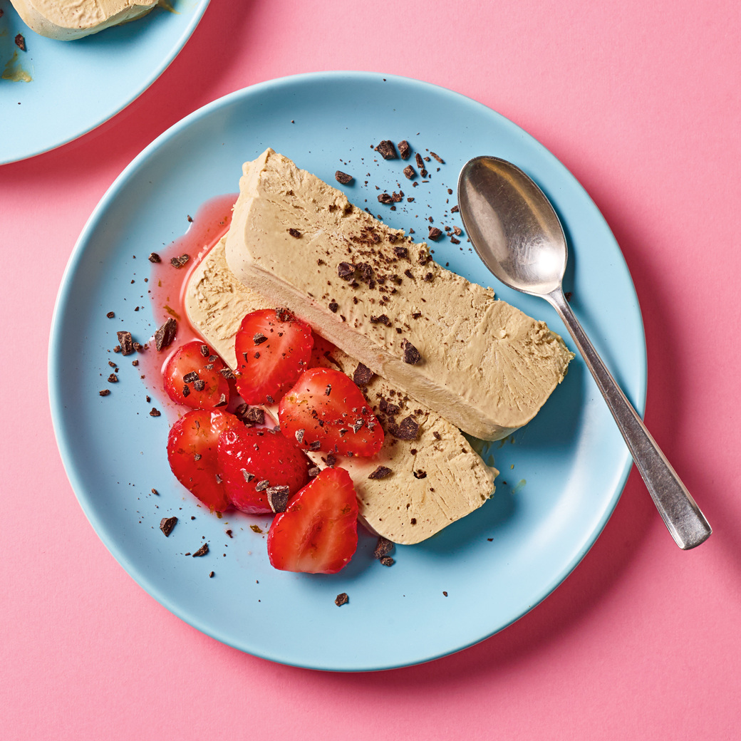 Coffee and Cinnamon Parfait with Strawberries