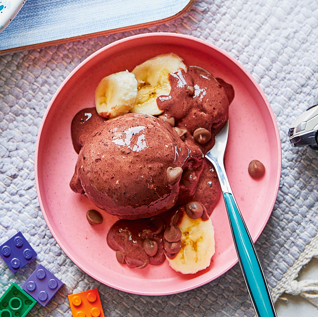 Quick Cherry, Chocolate and Banana Fro-yo