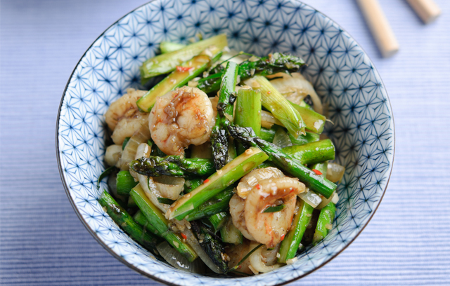Asparagus, Chilli, Lemongrass & Lime Leaf Stir Fry with King Prawns