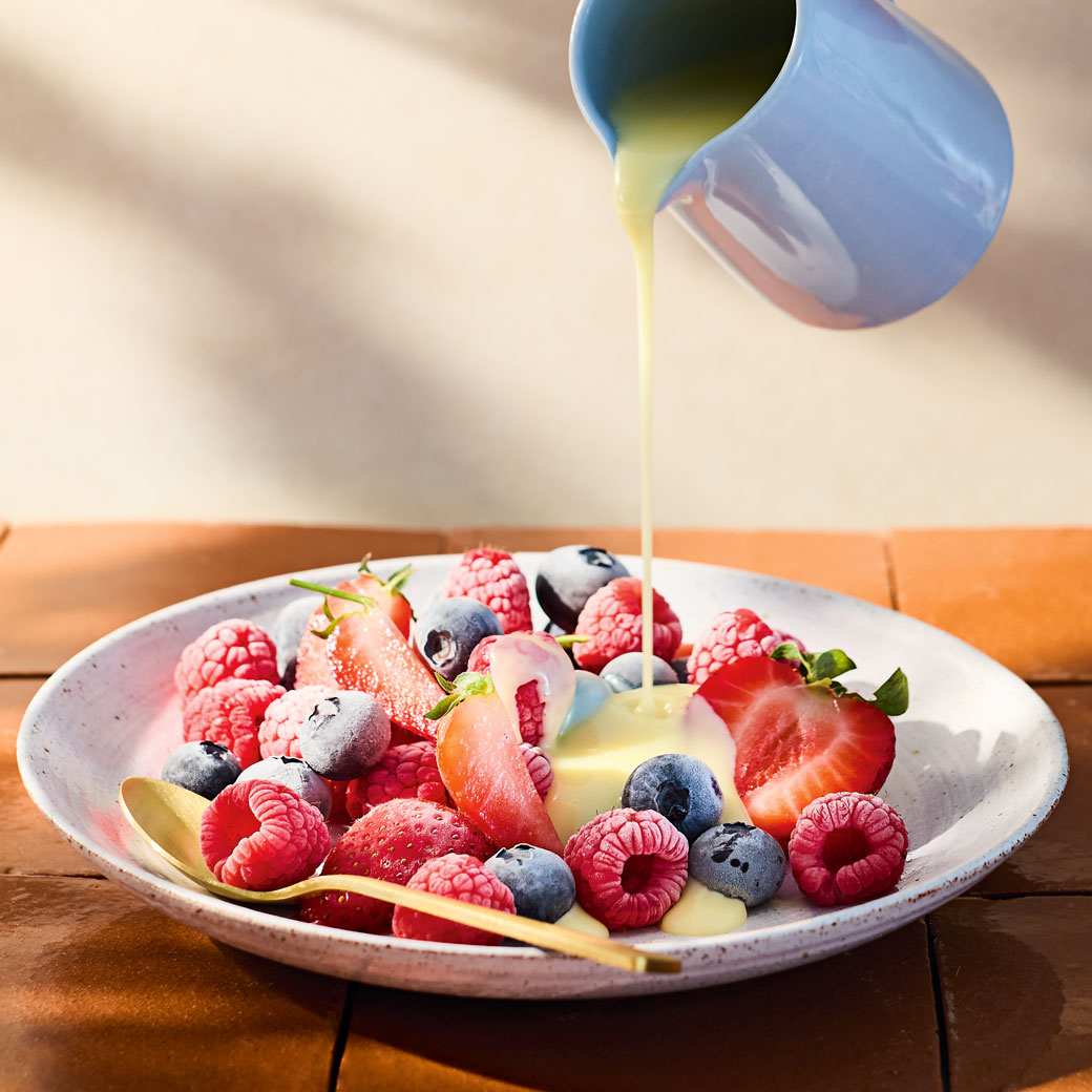  Iced Berries with Hot White Chocolate Sauce