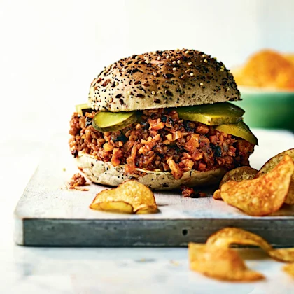 Sloppy joes with celeriac, mushrooms and cider
