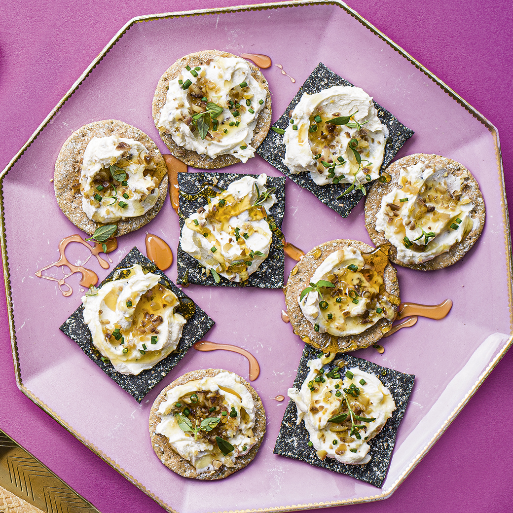 Crispbreads with Truffle Cream Cheese