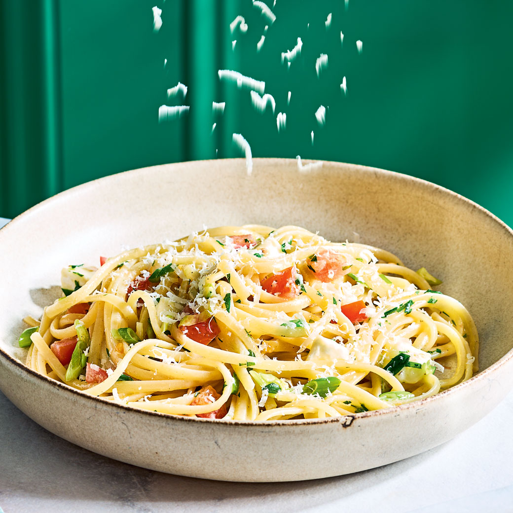 Linguine with Fresh Tomatoes and Brie