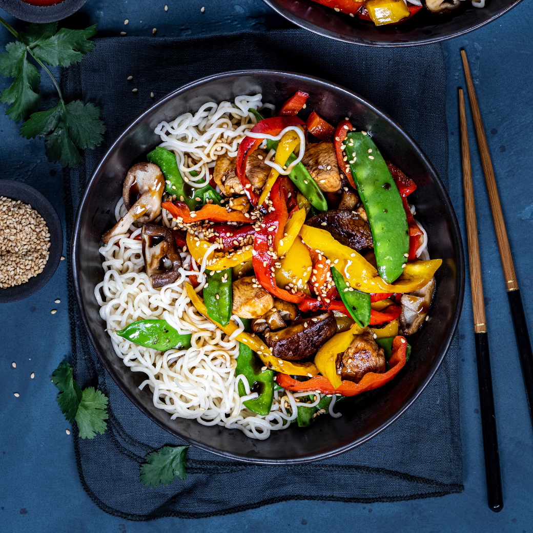 Stir-fried noodles with Sweet Palermos and chicken fillet
