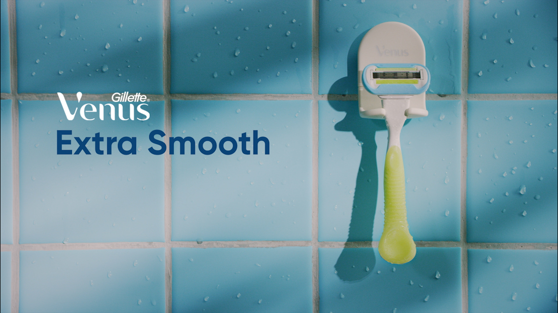 Video of Venus by Gillette Extra Smooth refillable razor