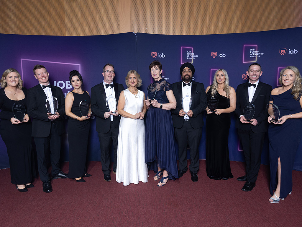 Winner group photo with Mary O