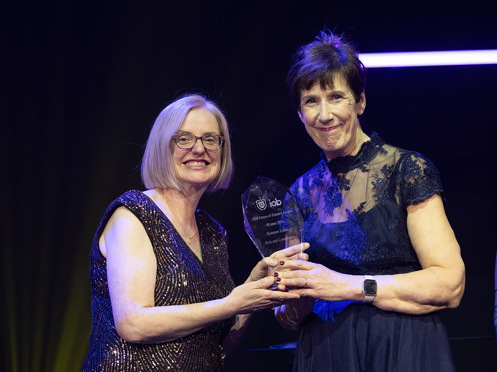 Photo of Suzanne Lakes and Dr Margaret.