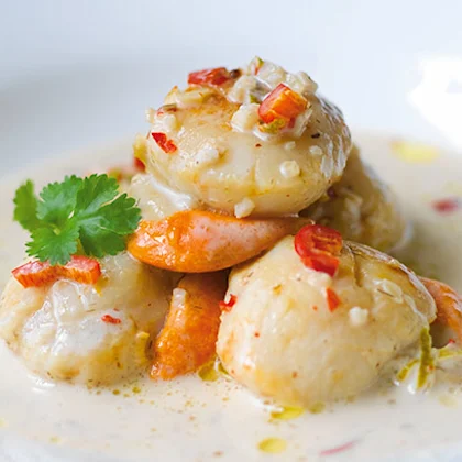 Scallops in Coconut and Chilli Broth