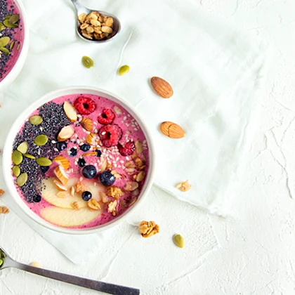 Berry and Kefir Smoothie Bowl