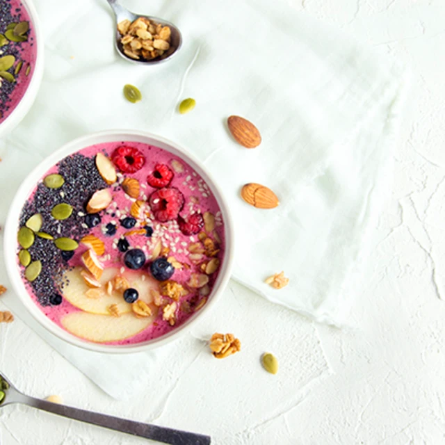 Berry and Kefir Smoothie Bowl