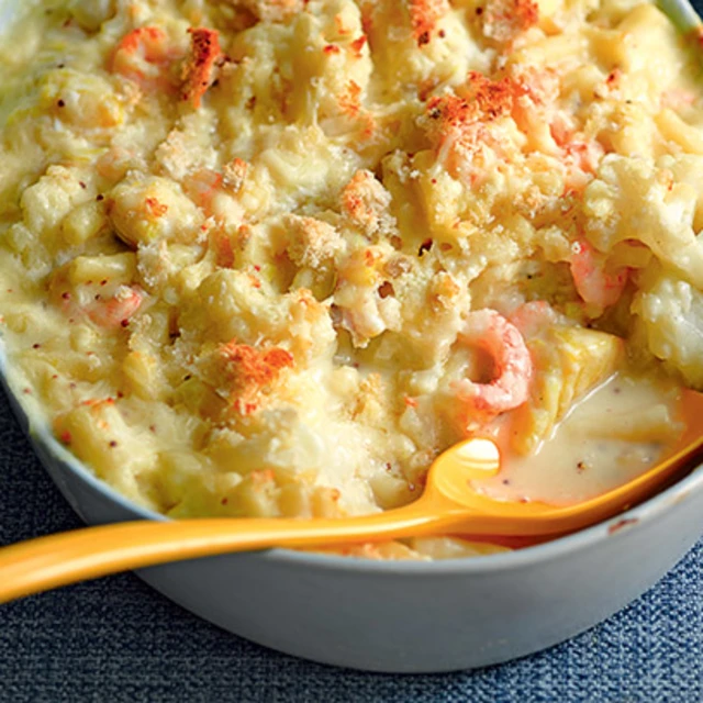 Macaroni and Cauliflower Cheese Bake with Seafood