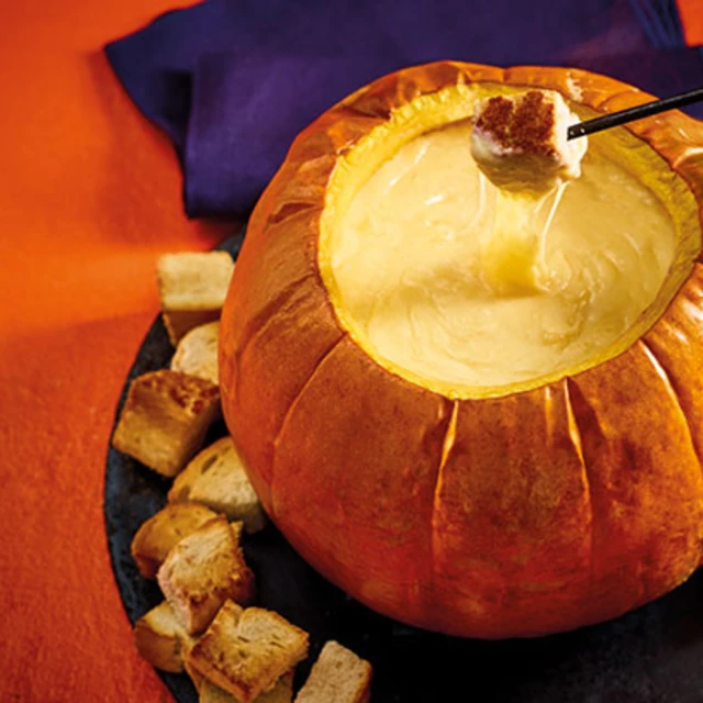Witches Cauldron Roasted Pumpkin Cheese Fondue