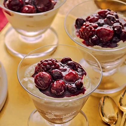Christmas Spiced Cheesecakes with Berries