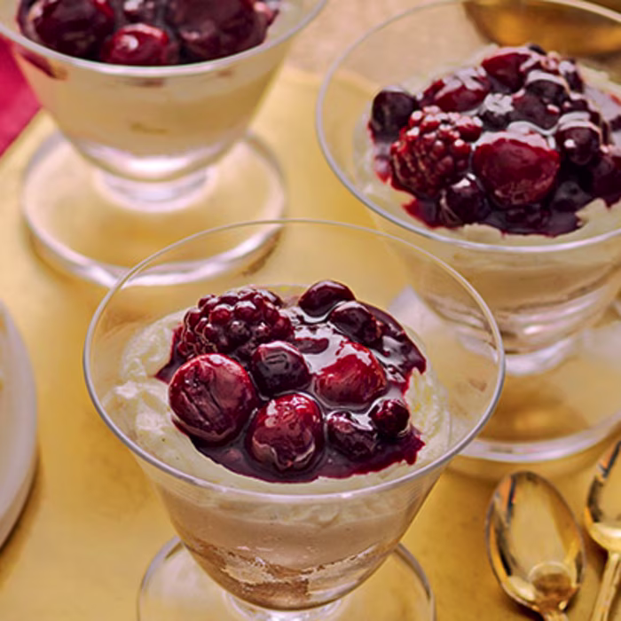 Christmas Spiced Cheesecakes with Berries