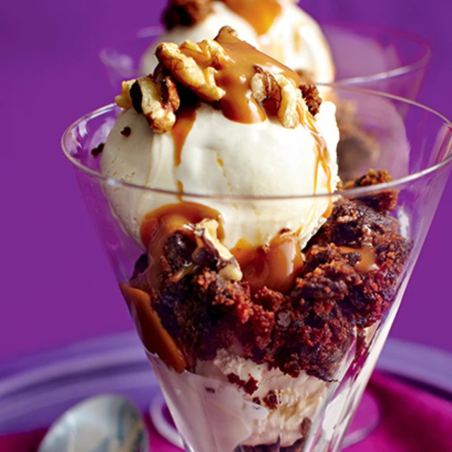 Christmas Cake Sundae