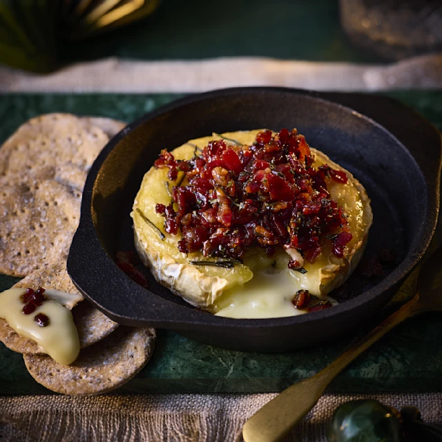 Baked Camembert With Sweet Maple-Bacon & Rosemary Crumble Topping