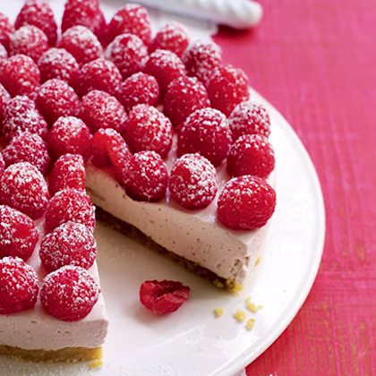Raspberry and Amaretti Cake