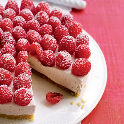 Raspberry and Amaretti Cake
