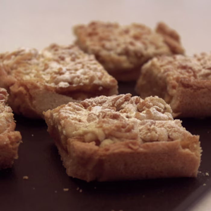 Polish Apple Cake – Szarlotka