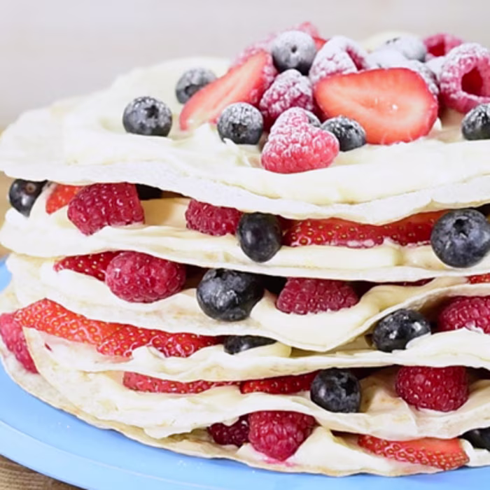 Berry Wrap Cake with Lemon Filling