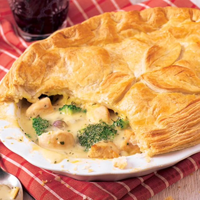 Creamy Chicken and Broccoli Pie