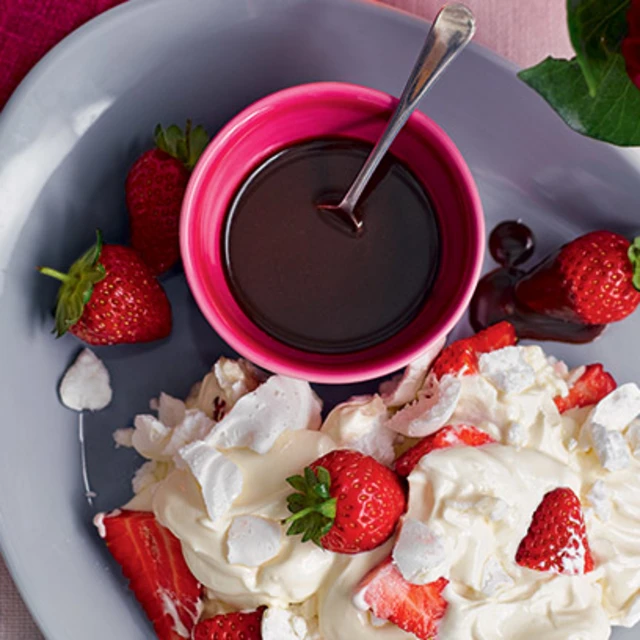 Chocolate Eton Mess