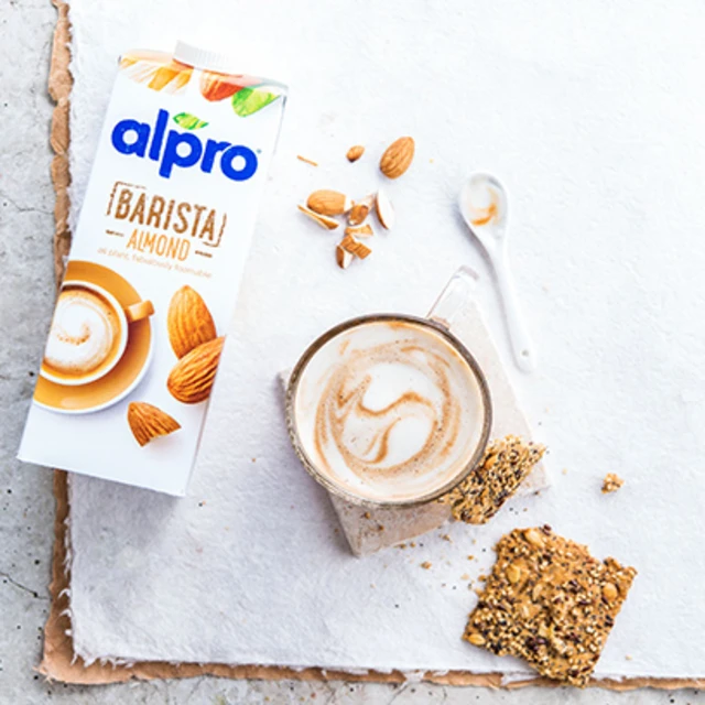 Almond Latte Macchiato