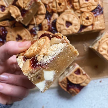 Jammy Dodger Blondies