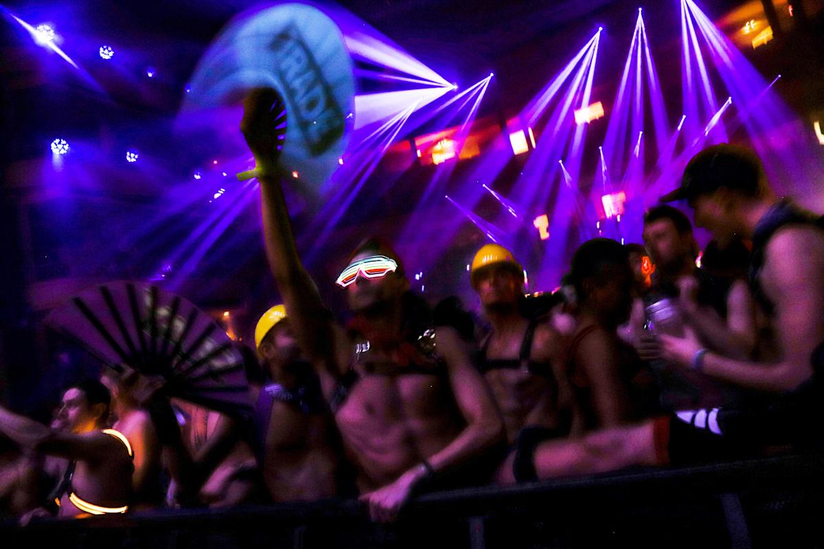 matinee pervert, oneworld