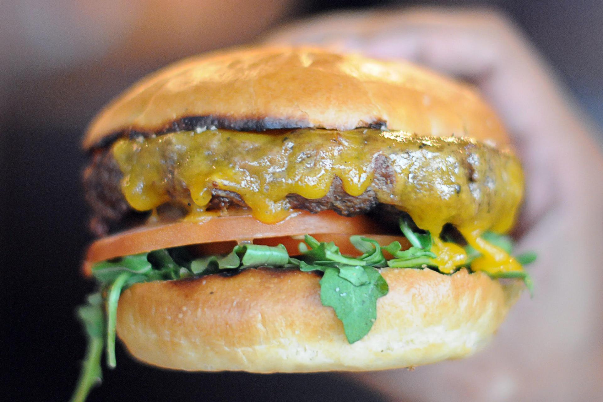 theribbon-centralparkwest-manhattan-nyc-restaurant-ribbonllc-beef-burger-_e3252fc8-6c7e-42c3.jpg