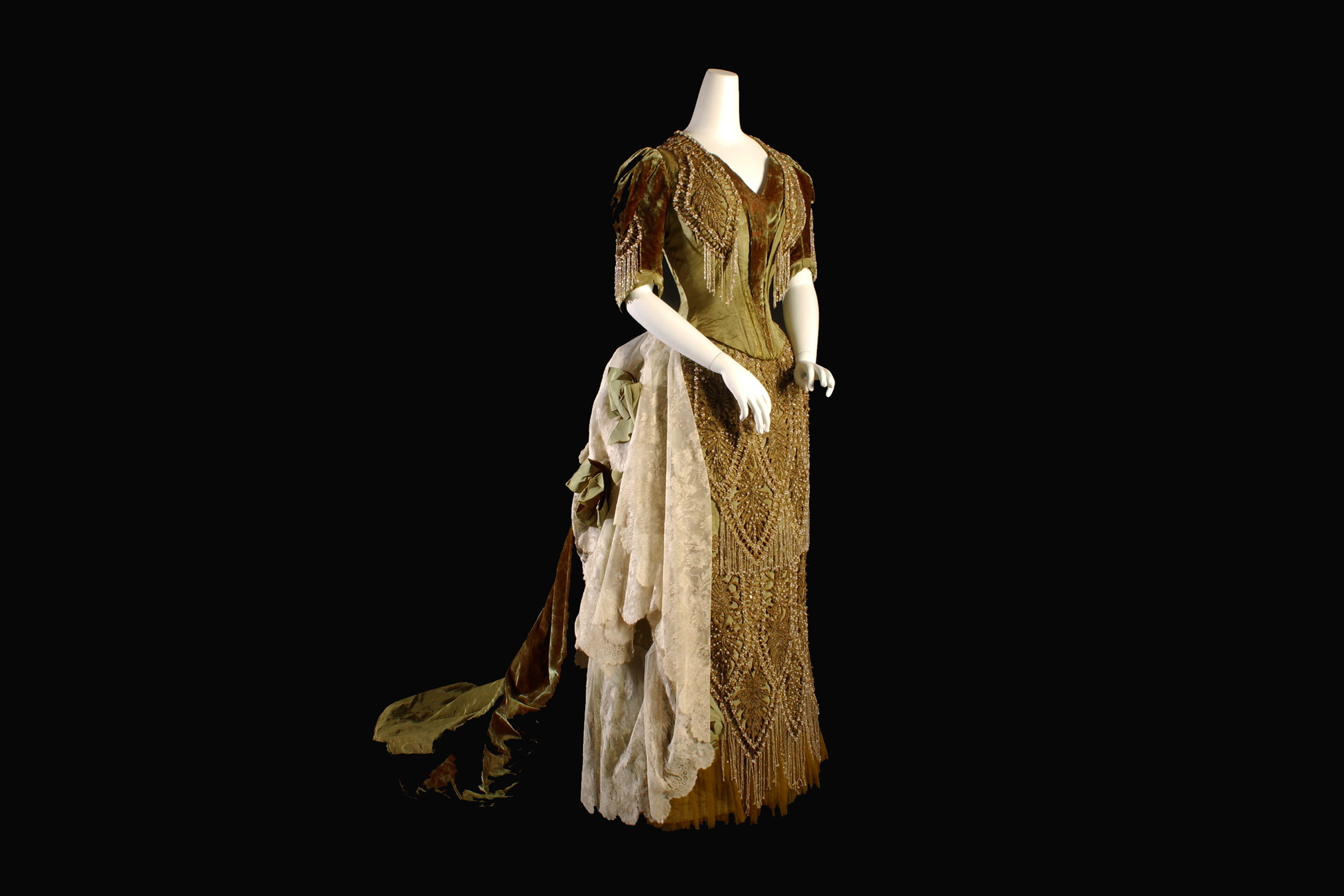 green emerald velvet dress Dress, Dreams, and Desire: A History of Fashion and Psychoanalysis:  9781350428188: Steele, Valerie: Books